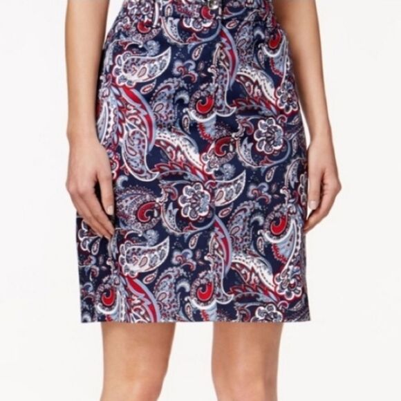 ☔️🔹️Charter Club Blue & Red Paisley Print Skort Size 4 - Picture 1 of 10